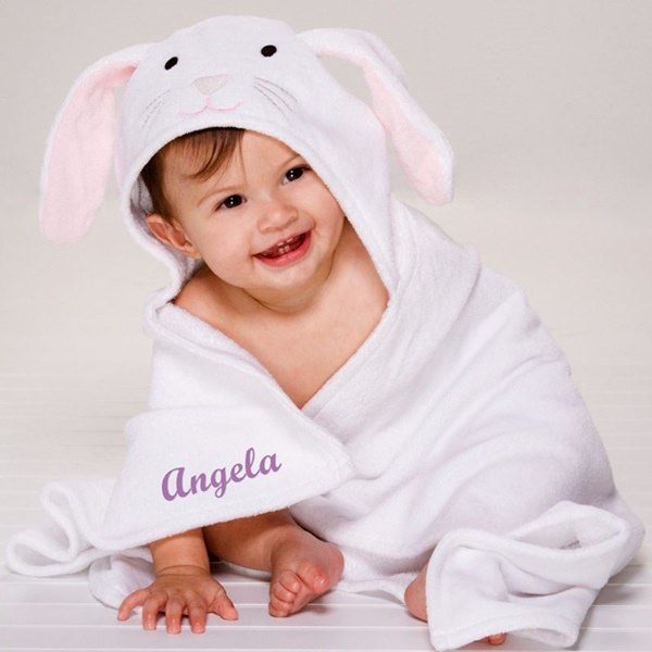 Elegant Baby Giraffe Hooded Towel Stitch Sensations